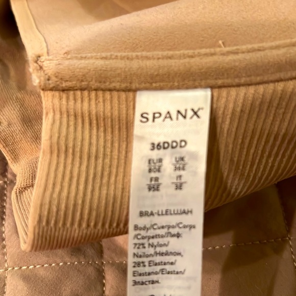 NWOT Spanx bra 36DDD - Picture 3 of 3